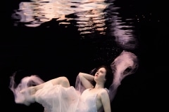 Unterwasser Model-Fotoshooting mit Sarah - Fotograf Oliver von Guerard