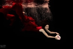 Unterwasser Model-Fotoshooting mit Sarah - Fotograf Oliver von Guerard